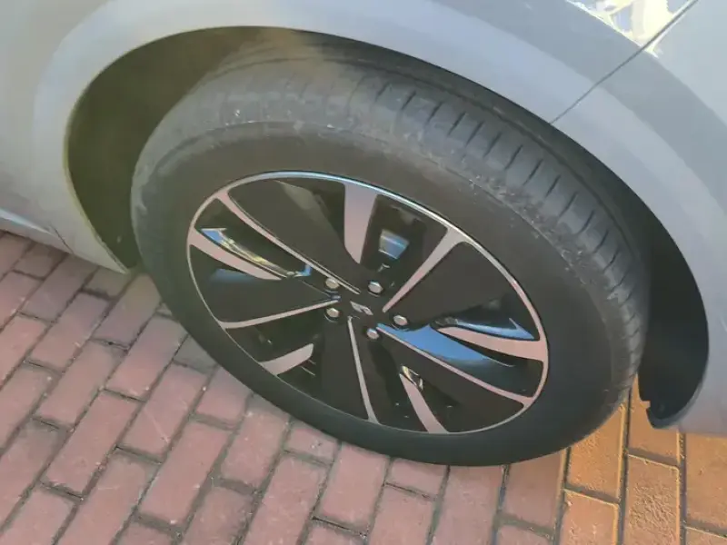 2025 Li Auto (Lixiang) L6 с пробегом 10 000 км