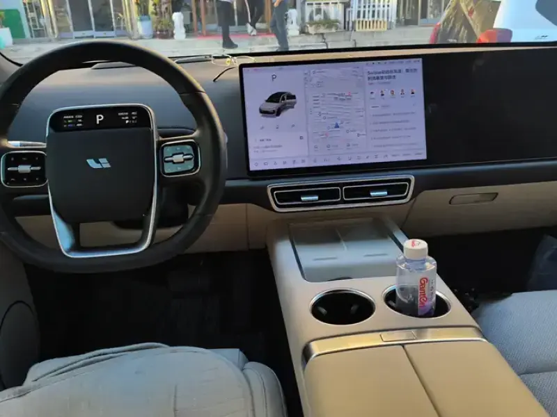 2025 Li Auto (Lixiang) L6 с пробегом 10 000 км