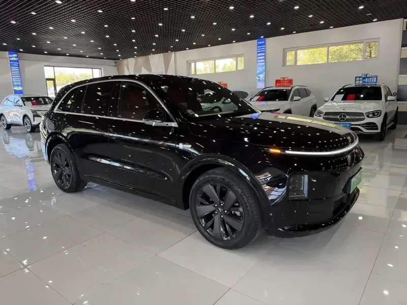 2025 Li Auto (Lixiang) L6 с пробегом 21 000 км