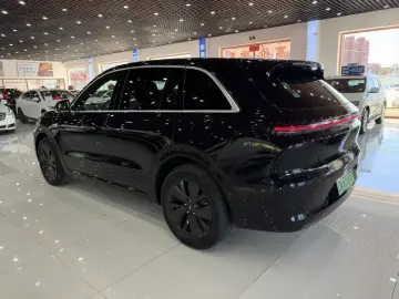 2025 Li Auto (Lixiang) L6 с пробегом 21 000 км