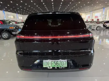 2025 Li Auto (Lixiang) L6 с пробегом 21 000 км