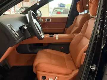 2025 Li Auto (Lixiang) L6 с пробегом 21 000 км