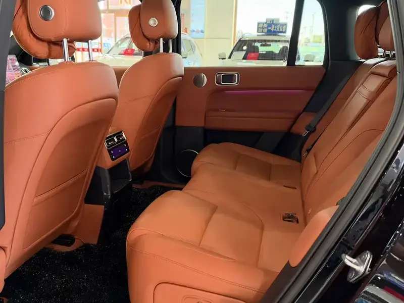 2025 Li Auto (Lixiang) L6 с пробегом 21 000 км