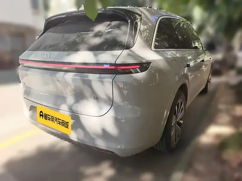 2025 Li Auto (Lixiang) L6 с пробегом 35 500 км