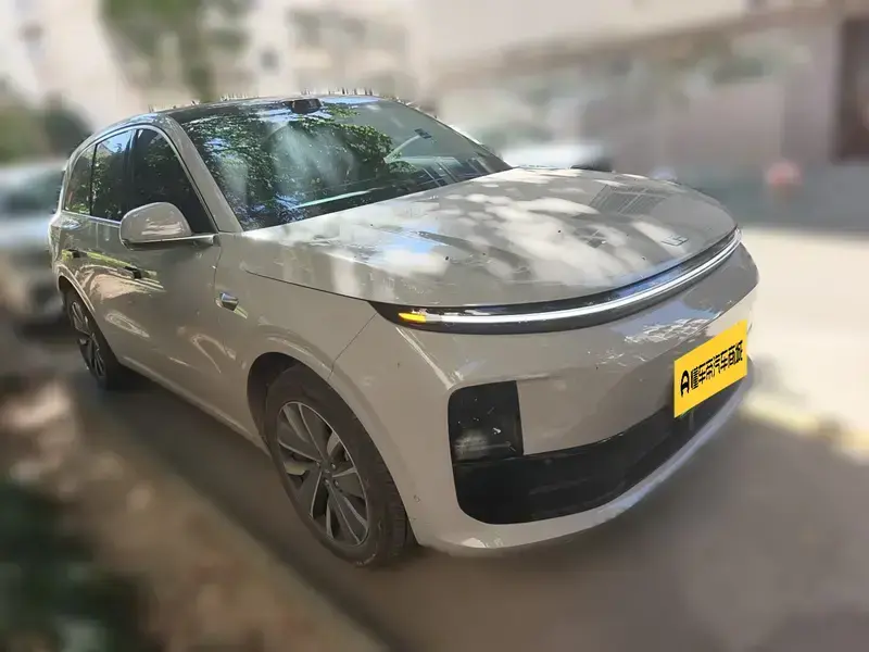 2025 Li Auto (Lixiang) L6 с пробегом 35 500 км