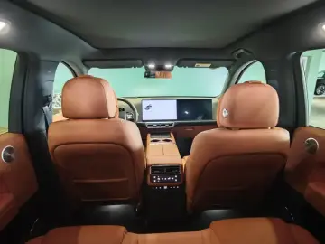 2025 Li Auto (Lixiang) L6 с пробегом 10 500 км