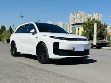 2024 Li Auto (Lixiang) L6 с пробегом 25 000 км