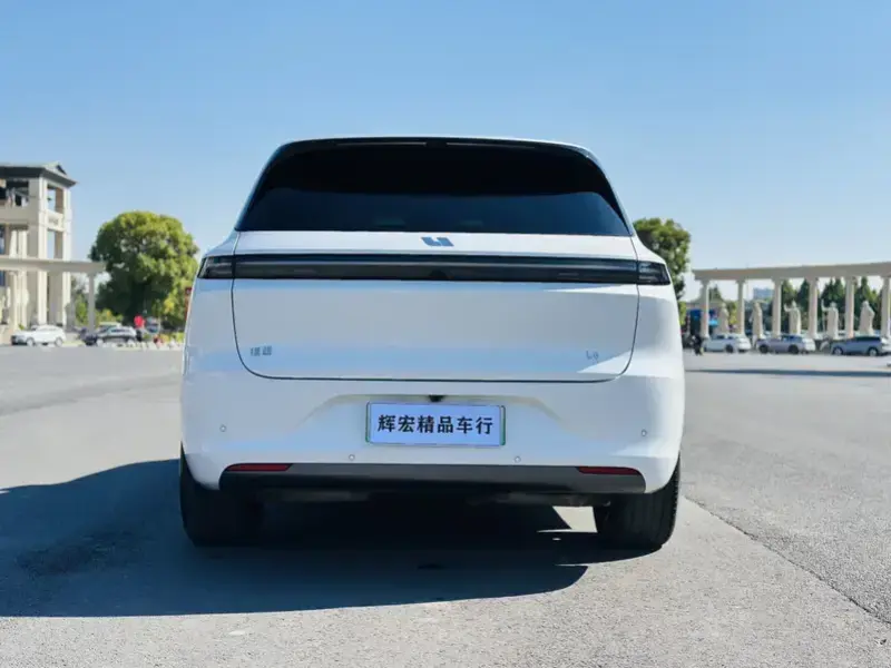 2024 Li Auto (Lixiang) L6 с пробегом 25 000 км