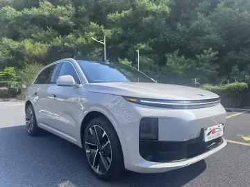 2025 Li Auto (Lixiang) L6 с пробегом 4 000 км