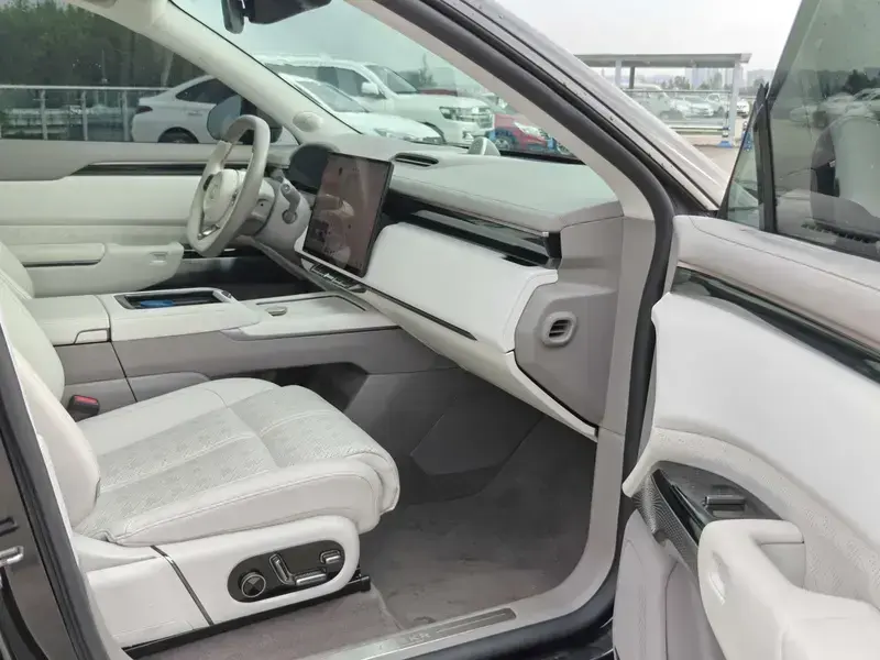 2025 Zeekr 7X с пробегом 23 000 км