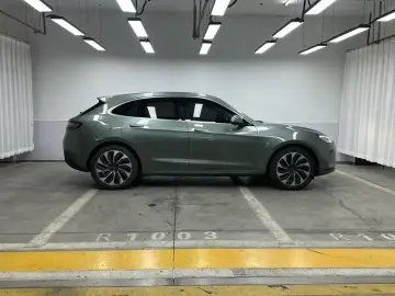 2022 Aito M5 с пробегом 102 900 км