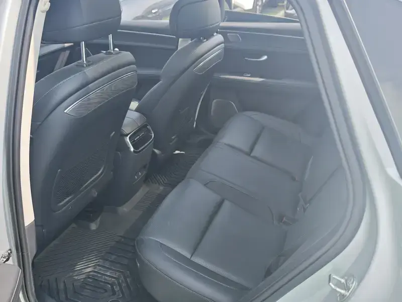 2022 Aito M5 с пробегом 23 000 км