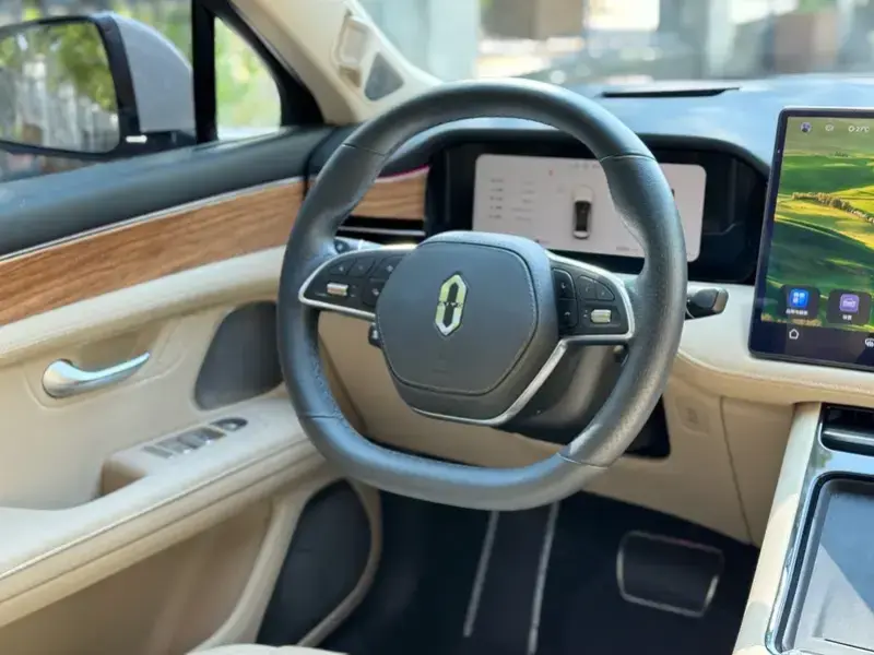 2023 Aito M5 с пробегом 113 000 км