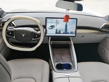 2024 Arcfox Alpha S5 с пробегом 39 000 км