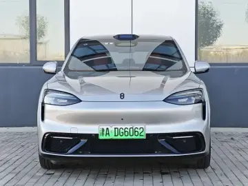 2026 Aito M6 с пробегом 12 000 км