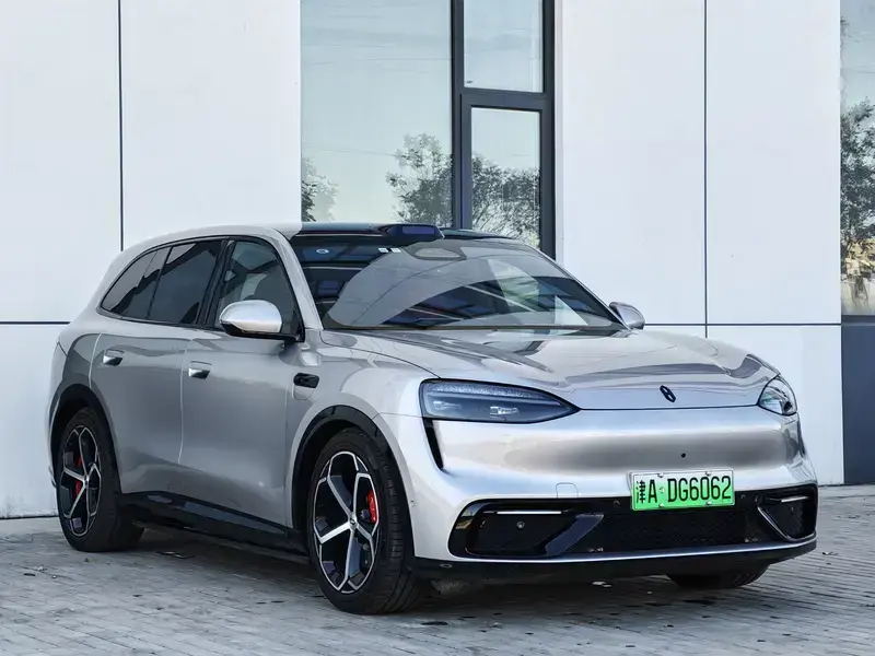 2026 Aito M6 с пробегом 12 000 км