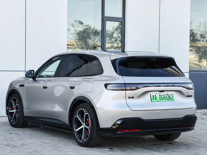 2026 Aito M6 с пробегом 12 000 км