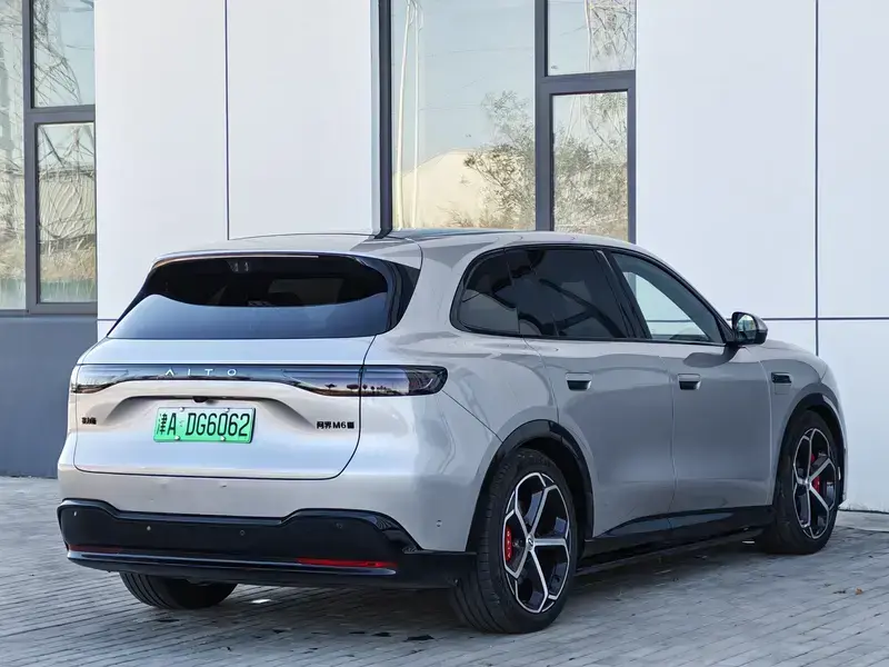 2026 Aito M6 с пробегом 12 000 км