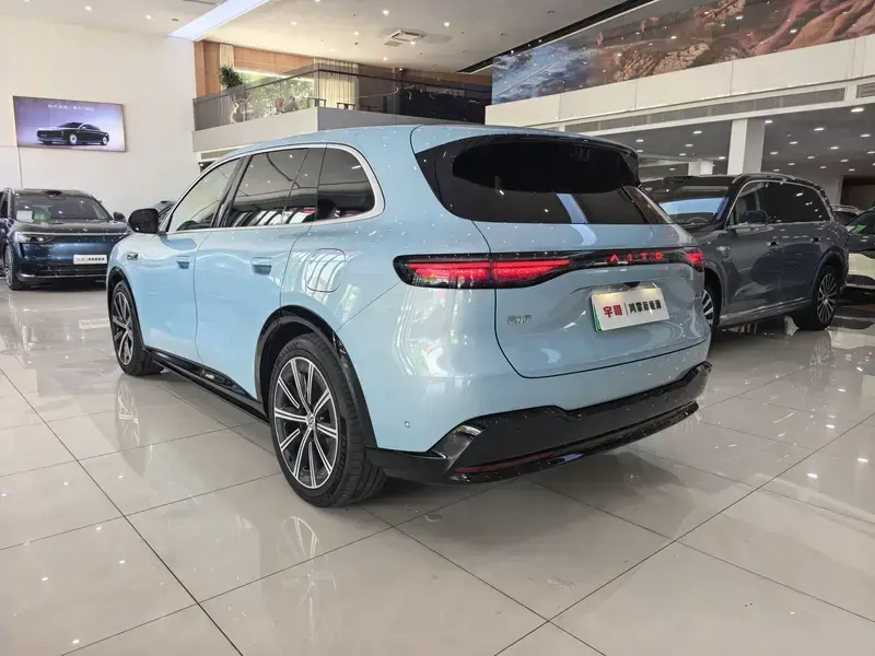 2026 Aito M6 с пробегом 4 500 км