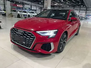 2023 Audi A3 с пробегом 6 300 км