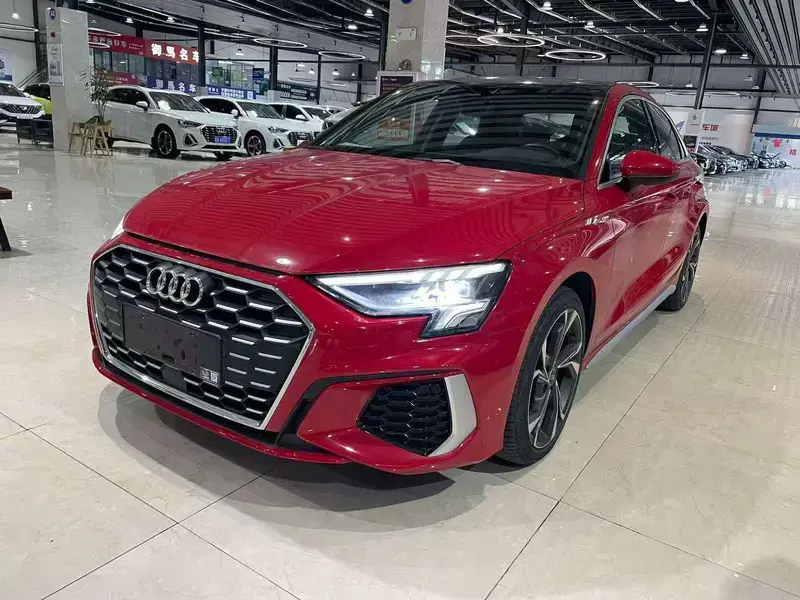 2023 Audi A3 с пробегом 6 300 км