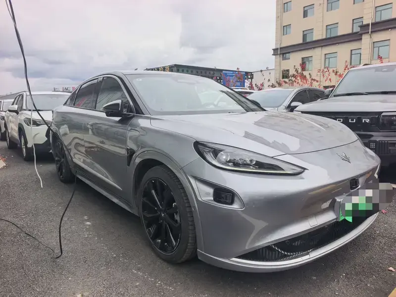 2025 Arcfox Alpha S6 с пробегом 16 000 км