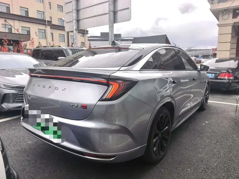 2025 Arcfox Alpha S6 с пробегом 16 000 км