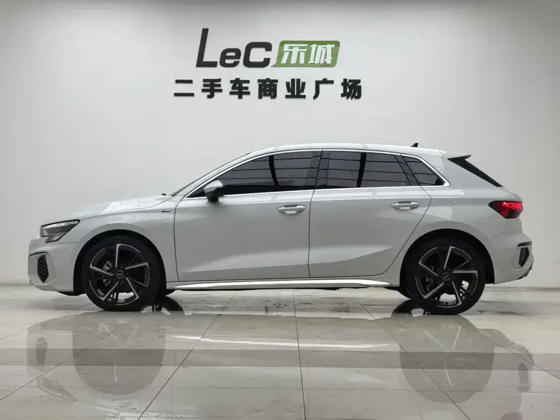 2024 Audi A3 с пробегом 25 000 км