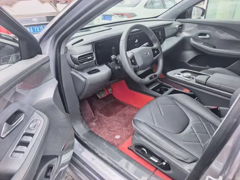 2025 Arcfox Alpha S6 с пробегом 16 000 км