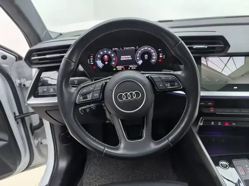 2024 Audi A3 с пробегом 25 000 км