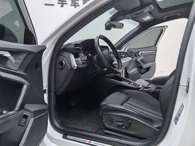 2024 Audi A3 с пробегом 25 000 км