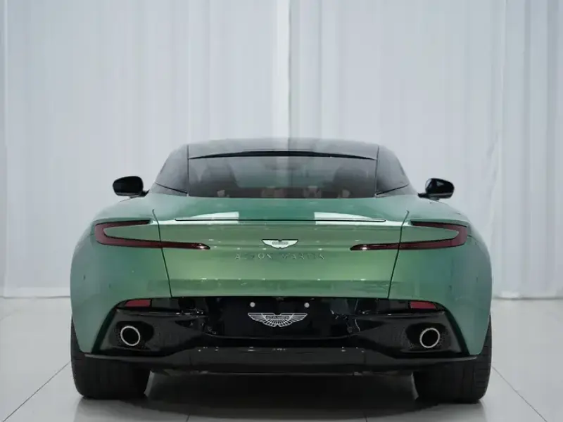 2024 Aston Martin DB12 с пробегом 9 600 км