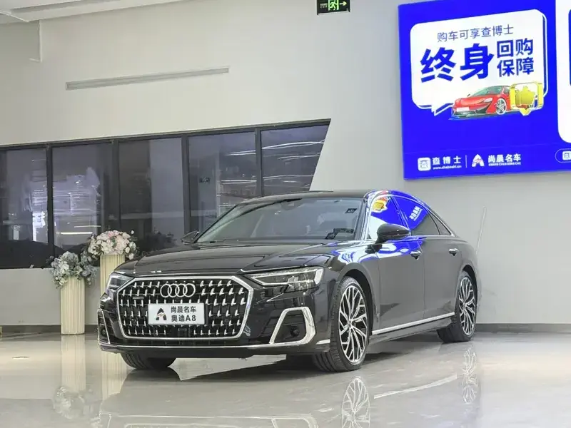 2024 Audi A8 с пробегом 14 000 км