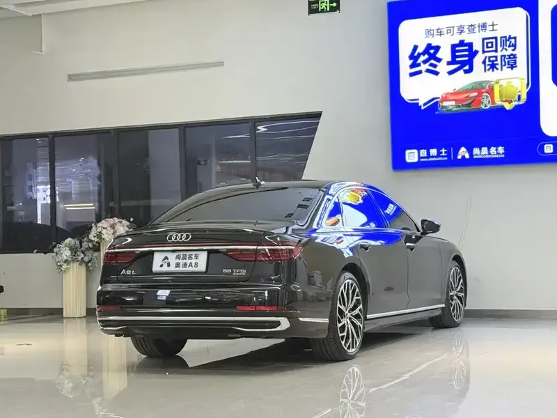 2024 Audi A8 с пробегом 14 000 км