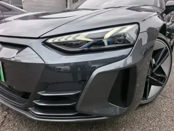 2023 Audi e-tron GT с пробегом 23 000 км