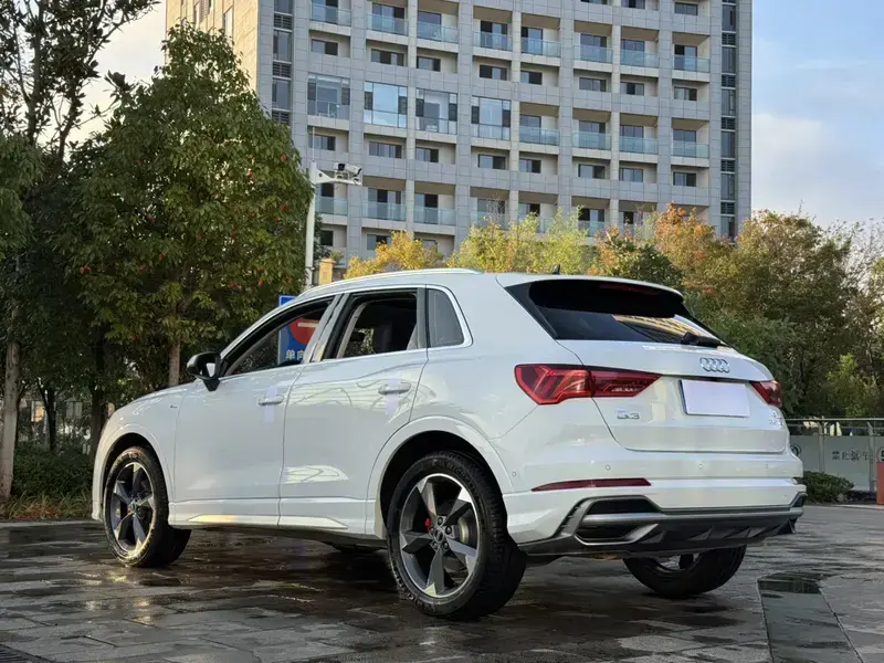 2021 Audi Q3 с пробегом 69 000 км