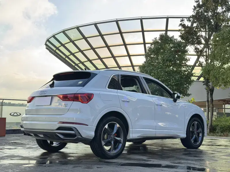 2021 Audi Q3 с пробегом 69 000 км