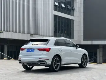 2020 Audi Q3 с пробегом 74 000 км