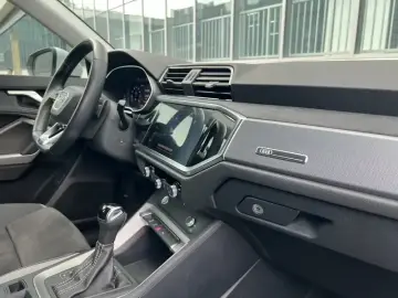 2020 Audi Q3 с пробегом 74 000 км