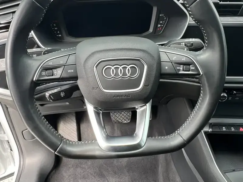 2020 Audi Q3 с пробегом 74 000 км