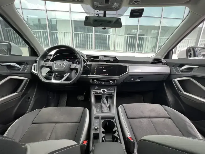 2020 Audi Q3 с пробегом 74 000 км