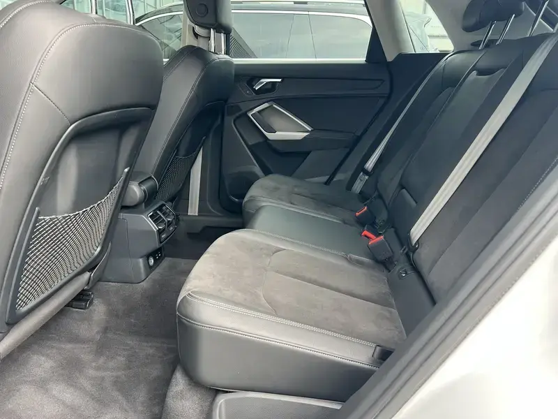 2020 Audi Q3 с пробегом 74 000 км