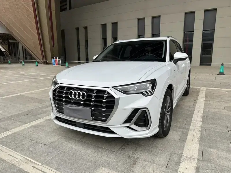 2021 Audi Q3 с пробегом 93 000 км