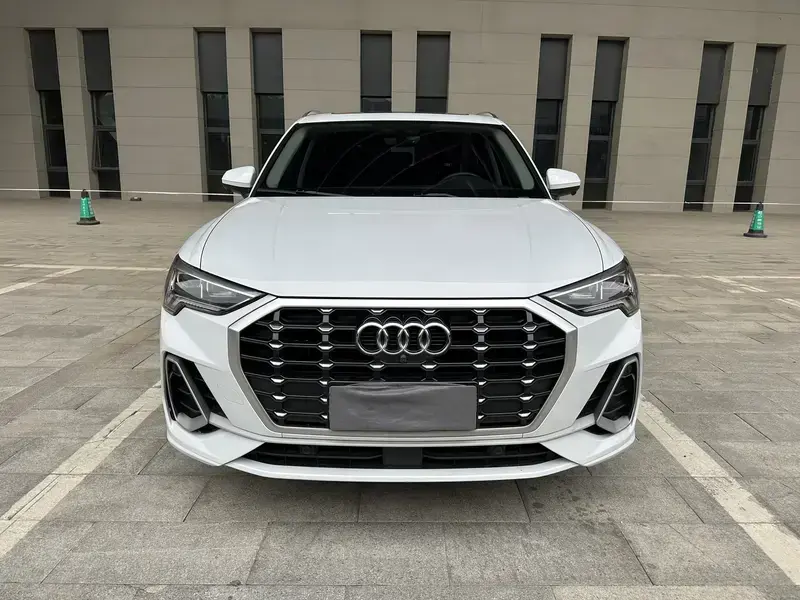 2021 Audi Q3 с пробегом 93 000 км