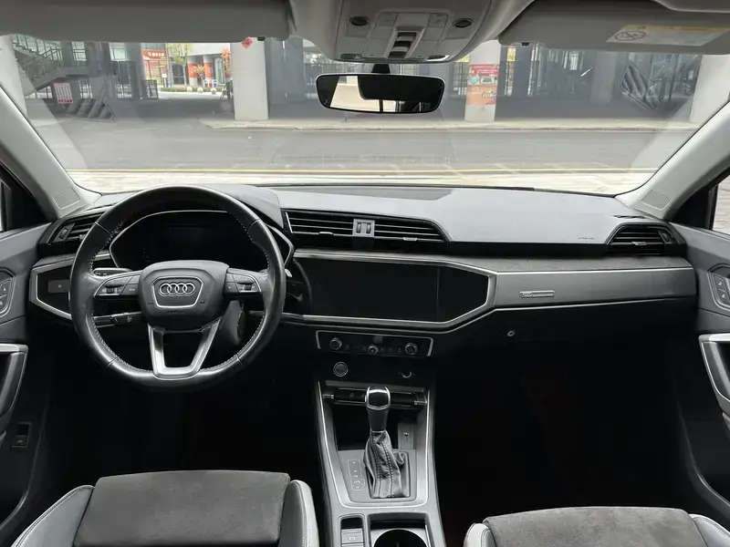 2021 Audi Q3 с пробегом 93 000 км