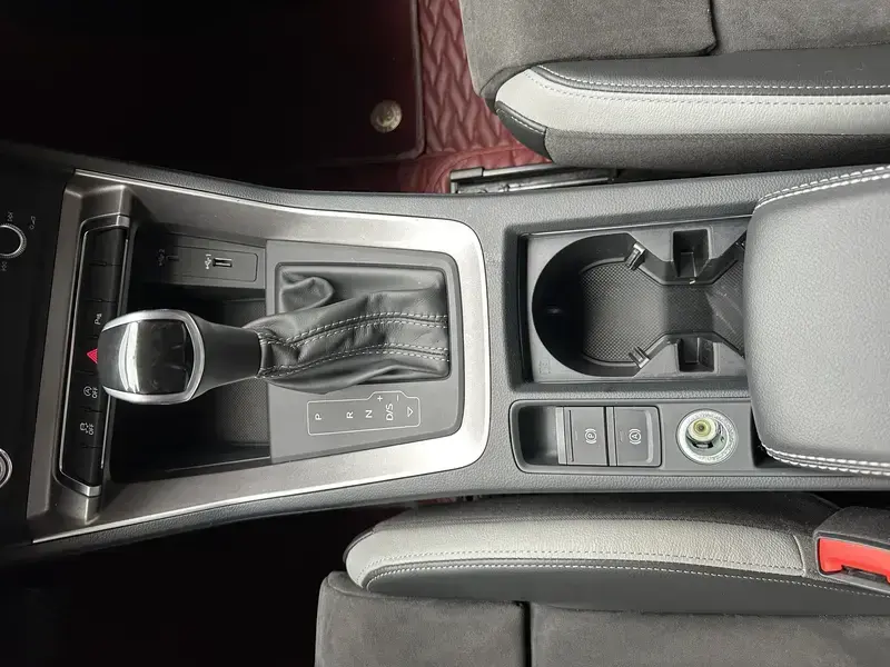 2021 Audi Q3 с пробегом 93 000 км
