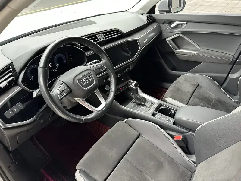 2021 Audi Q3 с пробегом 93 000 км