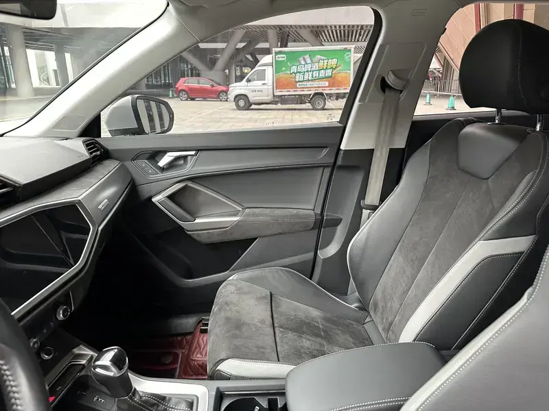 2021 Audi Q3 с пробегом 93 000 км