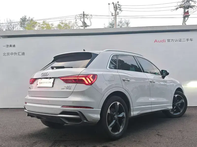 2020 Audi Q3 с пробегом 80 000 км