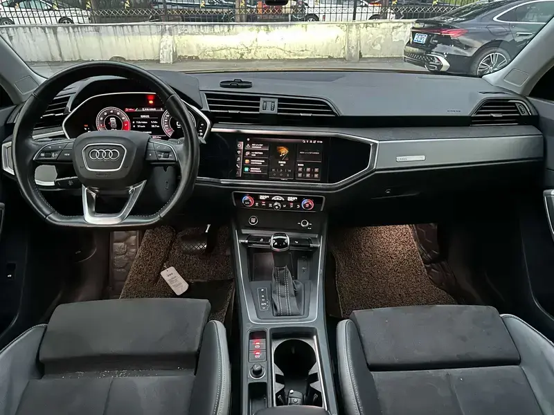 2022 Audi Q3 с пробегом 68 000 км